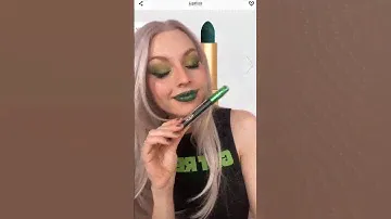 Gucci green lipstick? #guccibeauty