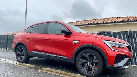 RENAULT ARKANA RS LINE TCE 145.Rouge flamme 2021